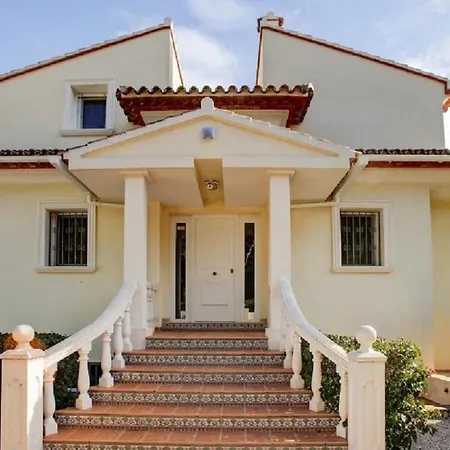 Angelina Del Mar Villa